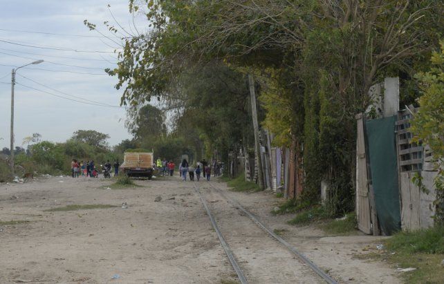 Eric Elían Luque, de apenas 15 años, murió en las calles de nuevo Alberdi. El chico se trasladaba junto a un amigo en una moto, cuando aparecieron otras dos personas y les dispararon. El adolescente murió en el lugar.