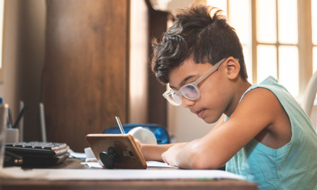 Nicolás Medina Jiménez desarrolló LITERA, una aplicación con inteligencia artificial pensada para ayudar a niños desde los seis años a aprender a leer y escribir. Foto ilustrativa. Nicolás Medina Jiménez desarrolló LITERA, una aplicación con inteligencia artificial pensada para ayudar a niños desde los seis años a aprender a leer y escribir. Foto ilustrativa.