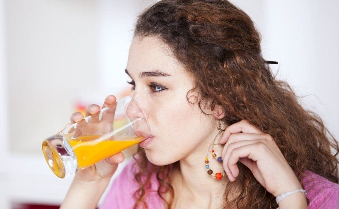 Por lo general, el jugo de naranja tiene menos beneficios que la naranja en sí.