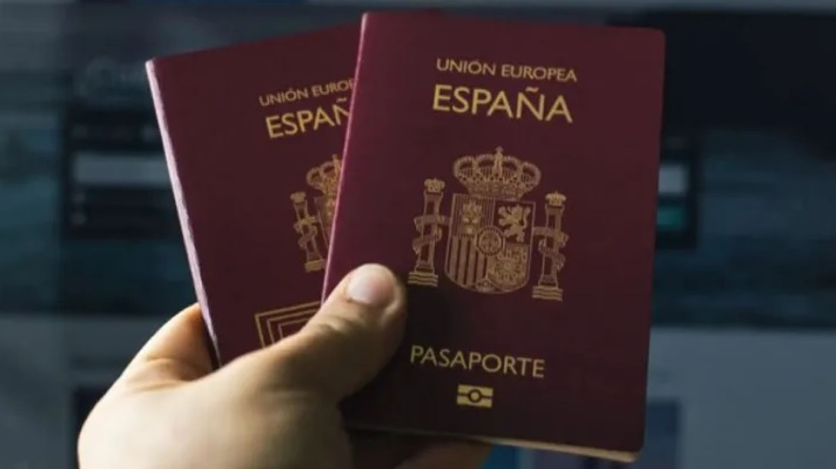 Plazos y requisitos para la solicitud de la ciudadanía española. Plazos y requisitos para la solicitud de la ciudadanía española.