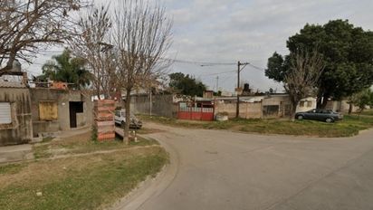 Paseaba el perro por Santa Fe, lo balearon y está internado en el hospital Cullen