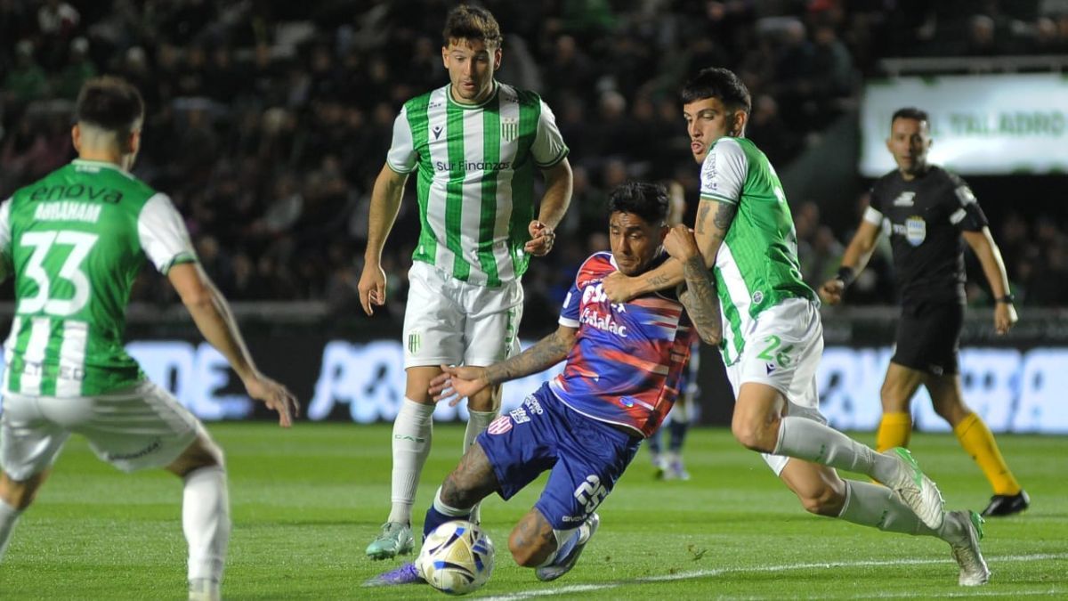 Segundo tiempo: Unión y Banfield continúan igualando sin goles.