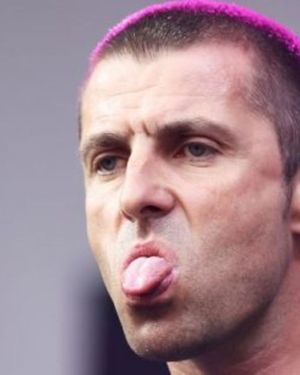 Fiel a su estilo ácido, el músico defendió su pasado con una respuesta letal. Fiel a su estilo ácido, el músico defendió su pasado con una respuesta letal.