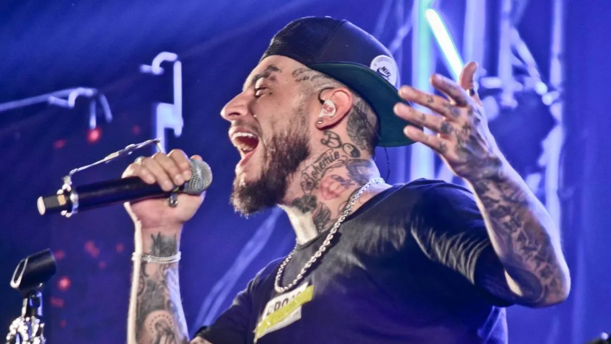 En una nueva entrevista, el cantante Ulises Bueno reveló las oscuras razones que lo hicieron retirarse.