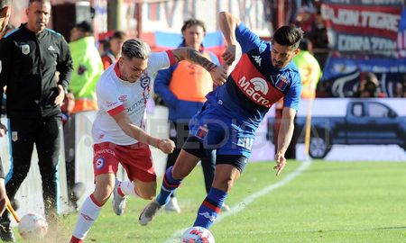 Tigre venció a Argentinos Juniors y avanzó a la final de la Copa de la Liga. El Matador definirá el campeonato ante el Club Atlético Boca Juniors. Tigre venció a Argentinos Juniors y avanzó a la final de la Copa de la Liga. El Matador definirá el campeonato ante el Club Atlético Boca Juniors.