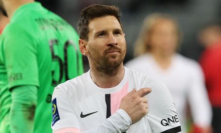 Lionel Messi brilló en el triunfo 5-1 de Paris Saint-Germain ante Lille, por la Ligue 1, y la prensa francesa destacó la actuación del argentino. Lionel Messi brilló en el triunfo 5-1 de Paris Saint-Germain ante Lille, por la Ligue 1, y la prensa francesa destacó la actuación del argentino.