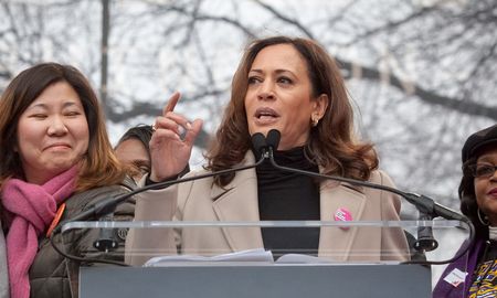 Kamala Harris durante la marcha de la que participó en marzo del año pasado por el Día Internacional de la Mujer. Kamala Harris durante la marcha de la que participó en marzo del año pasado por el Día Internacional de la Mujer.