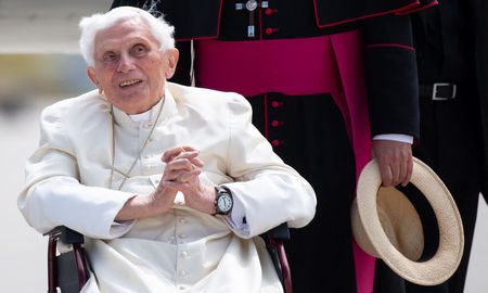 el cuerpo de benedicto xvi se expondra desde el lunes en san pedro el cuerpo de benedicto xvi se expondra desde el lunes en san pedro