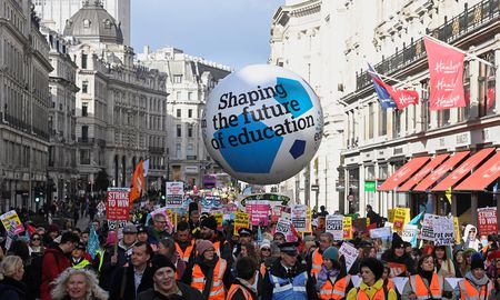 Trabajadores del Reino Unido salieron a las calles a pedir aumentos salariales. Trabajadores del Reino Unido salieron a las calles a pedir aumentos salariales.