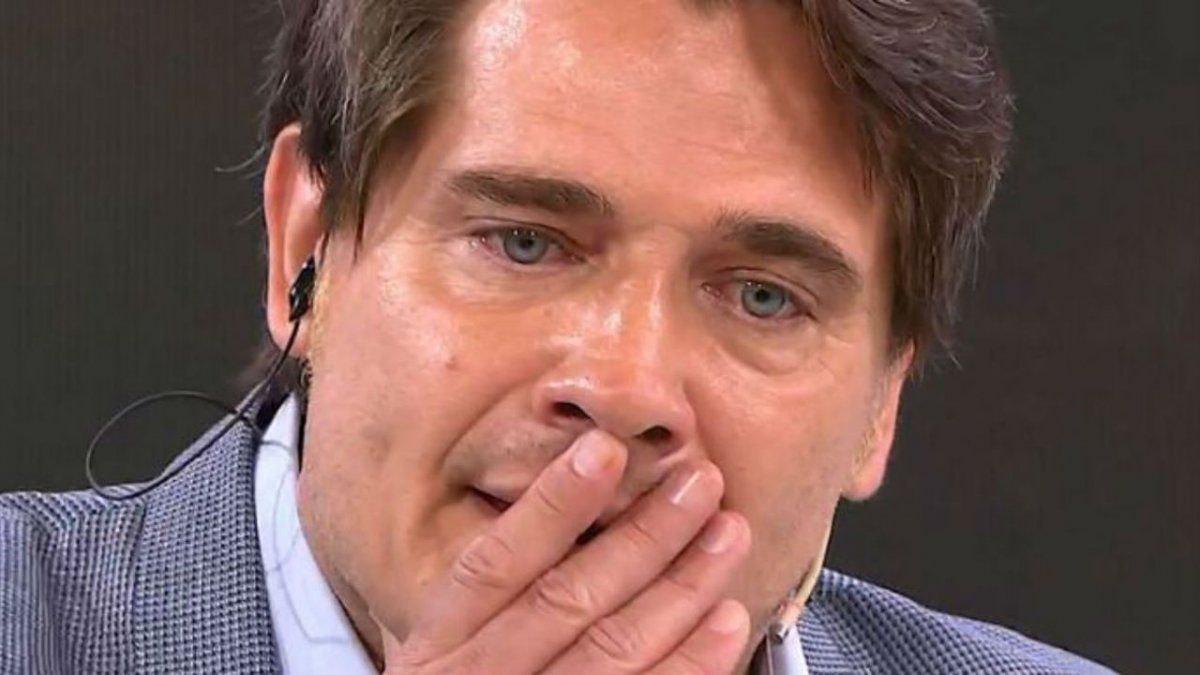 Guillermo Andino se hizo el distraído y no se solidarizó con su compañera de trabajo.