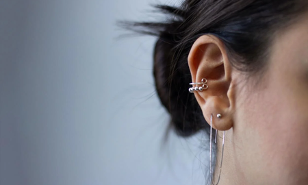 Cómo curar una oreja infectada por un arito Cómo curar una oreja infectada por un arito