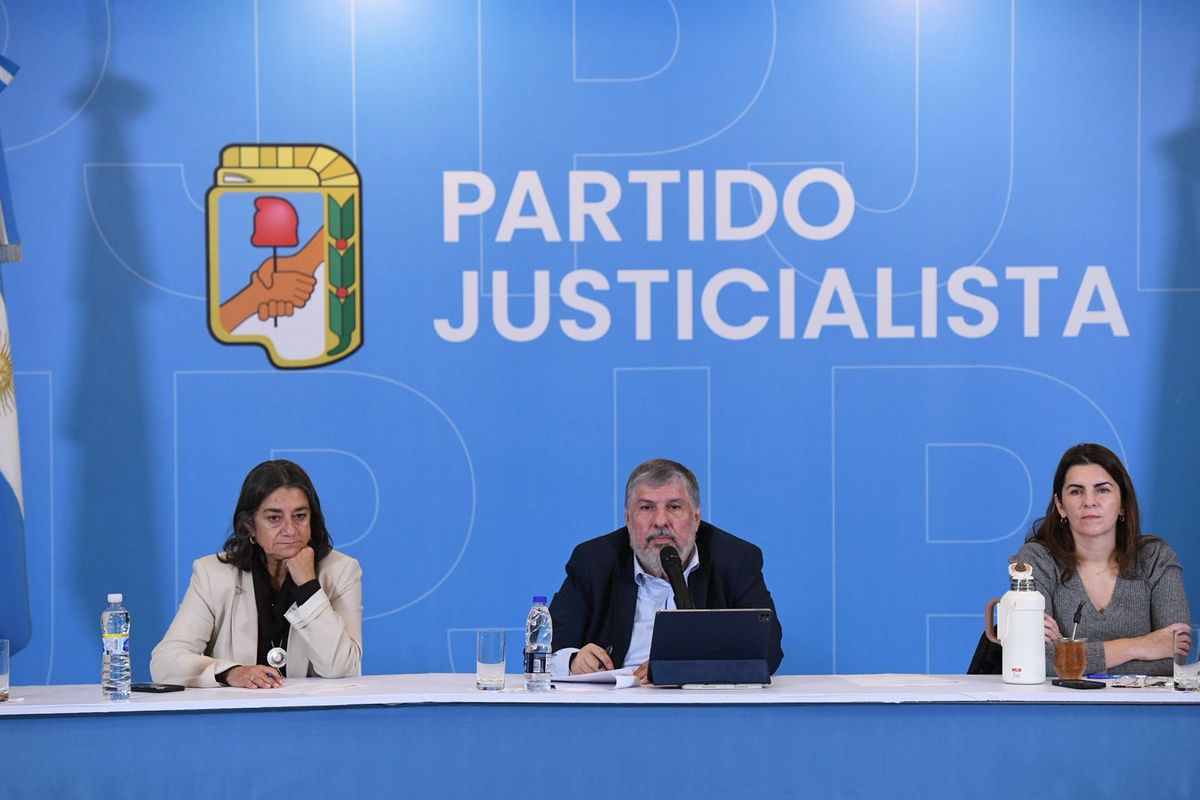 l consejo nacional del Partido Justicialista se reunió este jueves por la mañana en la sede de Matheu 130 para actualizar a sus integrantes del camino a seguir con las delegaciones del partido en otras provincias.