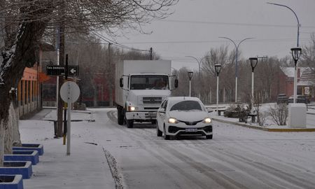 Río Negro cubierto de nieve. Río Negro cubierto de nieve.