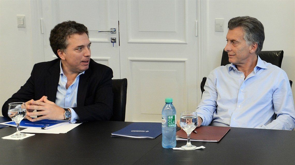 Dujovne con Macri.jpg