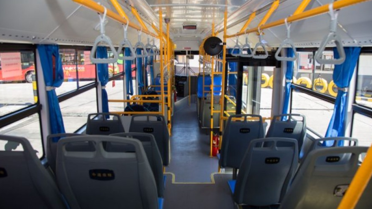 Una jubilada murió en Mendoza al caerse de un colectivo tras una brusca maniobra