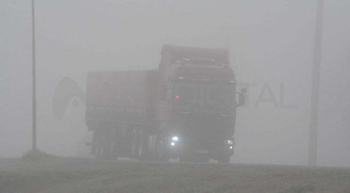 La ciudad y alrededores amaneció con niebla y neblina este viernes.