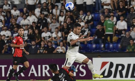 al club atletico colon le anularon dos goles y le impidieron salir victorioso de su visita a olimpia