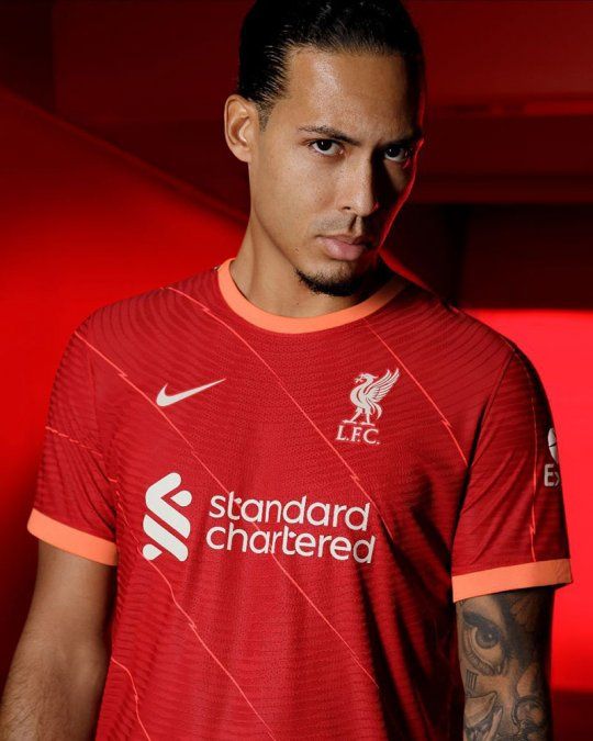 Camiseta titular del Liverpool.