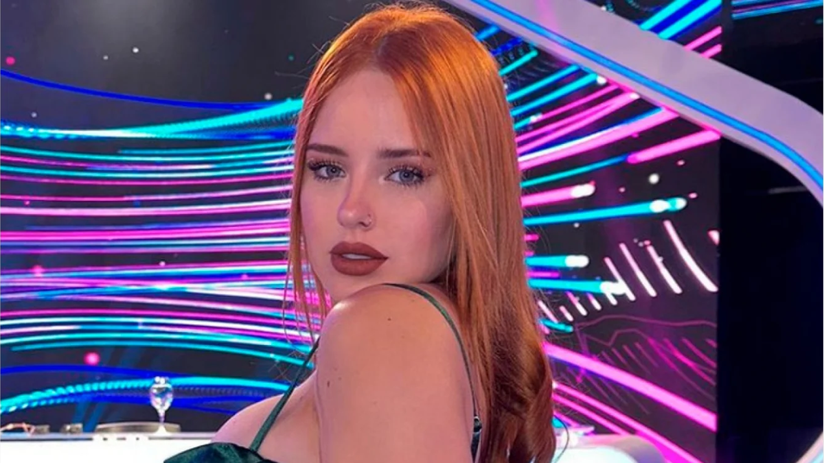 Coti Romero volvió a cambiarse de look: pasó por la peluquería y se despidió del colorado