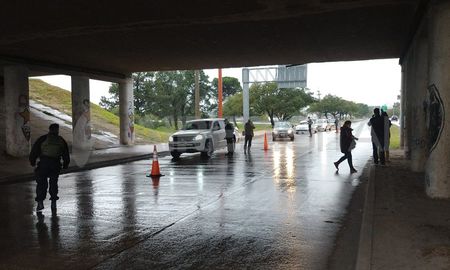 En el área metropolitana de Santa Fe habrá 20 puntos de control. En el área metropolitana de Santa Fe habrá 20 puntos de control.