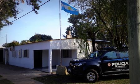 El detenido fue trasladado a la comisaría de Nare. El detenido fue trasladado a la comisaría de Nare.