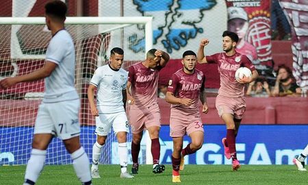 Lanús y Talleres protagonizaron el partido de la fecha luego de igualar 3-3. La T ganaba por tres goles, pero el Granate reaccionó y rescató un punto. Lanús y Talleres protagonizaron el partido de la fecha luego de igualar 3-3. La T ganaba por tres goles, pero el Granate reaccionó y rescató un punto.