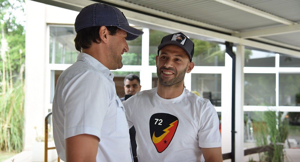 Estudiantes (LP) presenta a Javier Mascherano ante su público