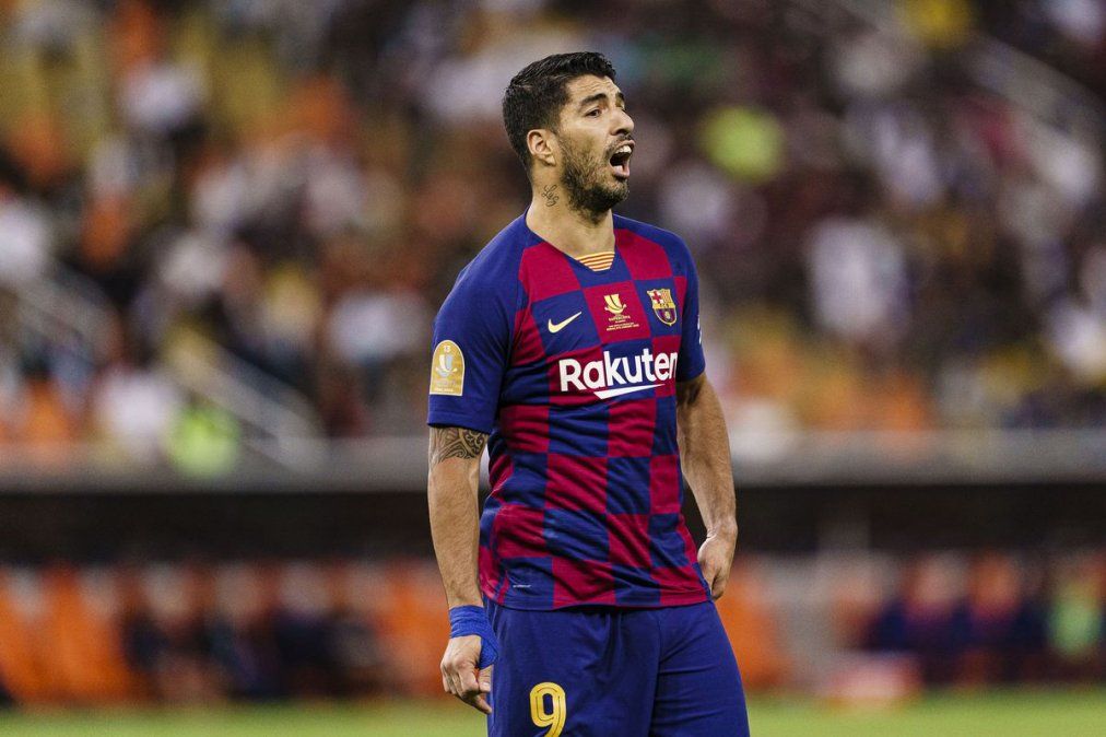 Luis Suárez se lesionó la rodilla y deberá ser operado