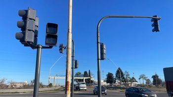 Nuevo sistema de semáforos en el cruce Parque Industrial - Aeropuerto de Sauce Viejo