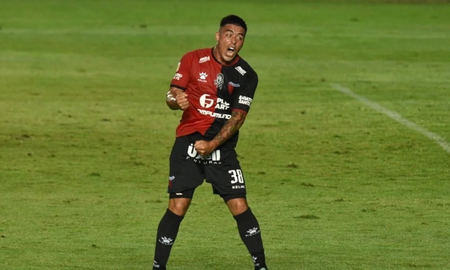 Néstor Gorosito recupera a Kily Vega y puede llevar a Brian Fernández al banco para el partido ante Newells. Néstor Gorosito recupera a Kily Vega y puede llevar a Brian Fernández al banco para el partido ante Newells.