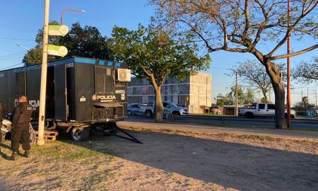 Barrio Barranquitas: el Gobierno de la porvincia de Santa Fe instaló una casilla policial Barrio Barranquitas: el Gobierno de la porvincia de Santa Fe instaló una casilla policial