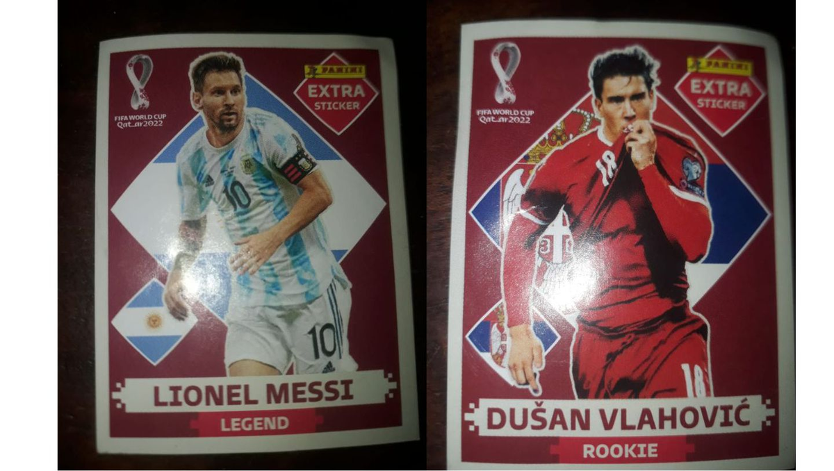 Un nene de Jujuy ofrece las figuritas de Lionel Messi y Dušan Vlahovi como recompensa