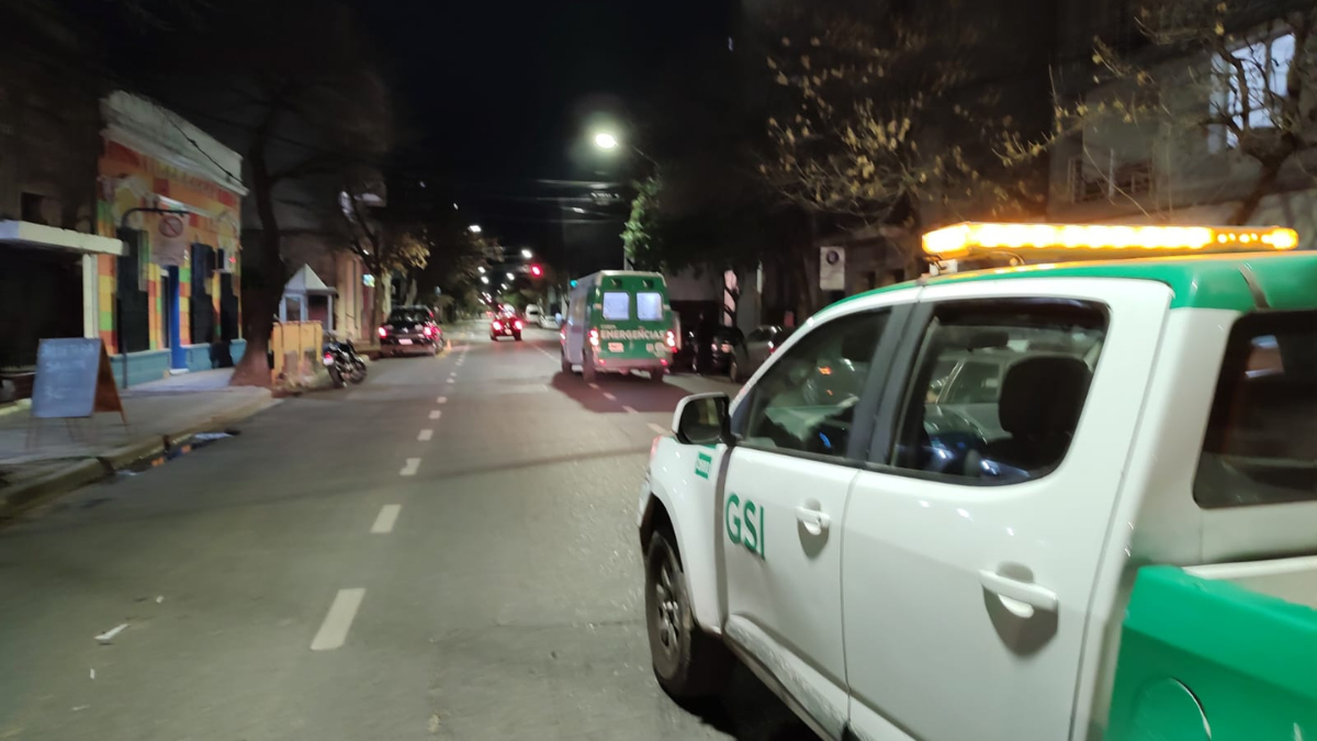 Un conductor que se trasladaba por avenida Urquiza al 2.500 se descompuso, chocó y fue asistido por personal municipal.