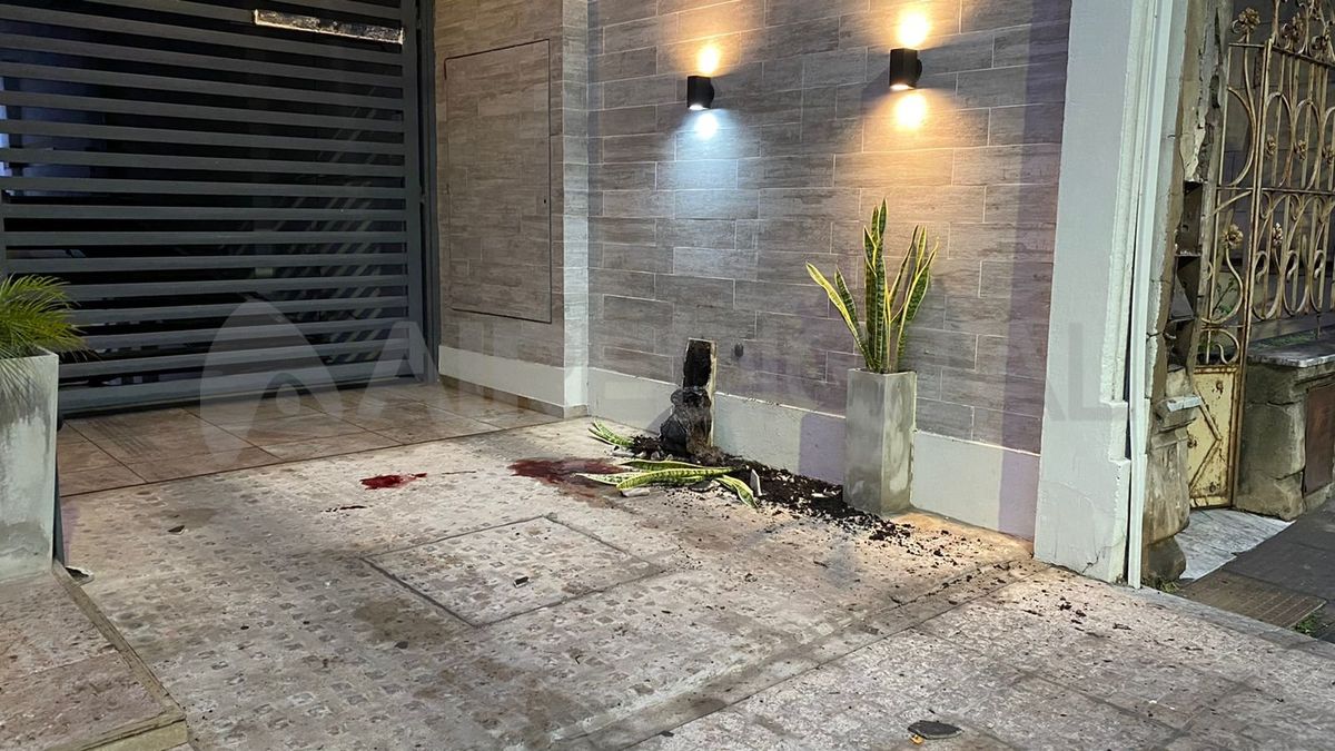 Gómez golpeó su cabeza contra una maceta que, según estiman policías e investigadores, le puso fin a su vida.