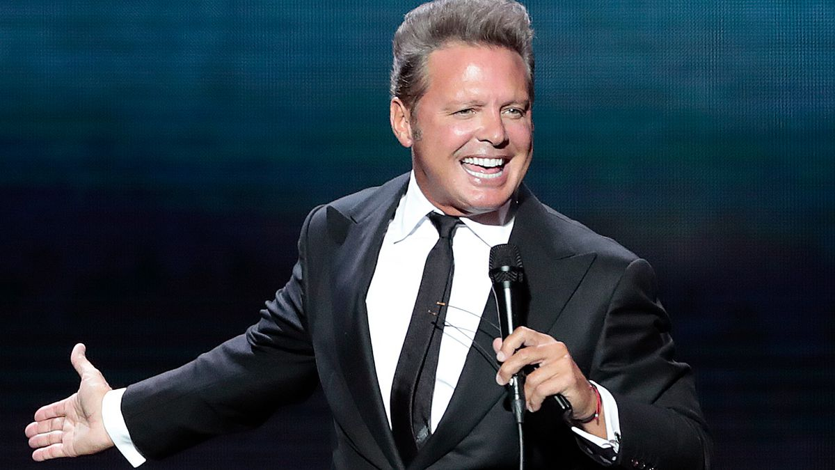 Luis Miguel acudi&oacute; a su cuenta de Twitter para hablar por primera vez de "Luis Miguel, la serie", la producci&oacute;n que cuenta detalles &iacute;ntimos de su vida.
