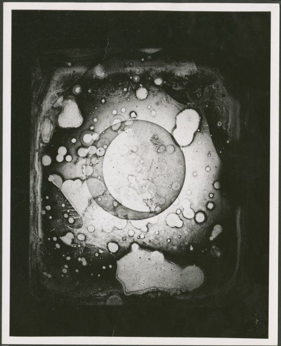 John William Draper logró hacer la primera fotografía exitosa de un objeto astronómico, concretamente la Luna, el 23 de marzo de 1840, hace 181 años.