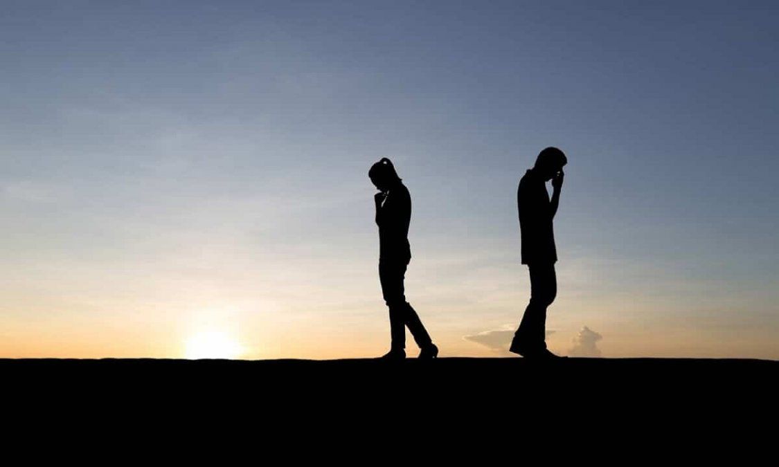 Los 4 signos del zodiaco que se desenamoran y terminan relaciones durante Saturno en Piscis