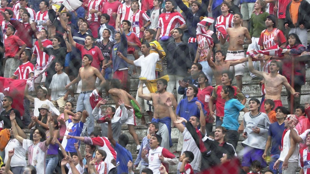 El jugador de Colón que miraba a Ezequiel Medrán desde la tribuna