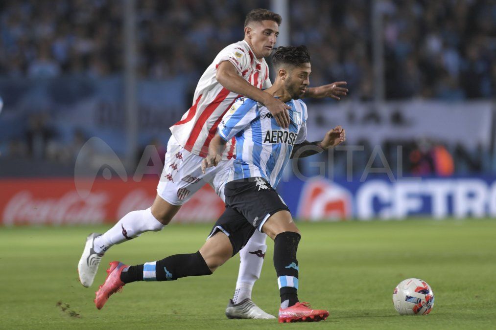 Gastón González tuvo más trabajo en defensa que atacando. Por su carril, Fabricio Domínguez desbordó constantemente y