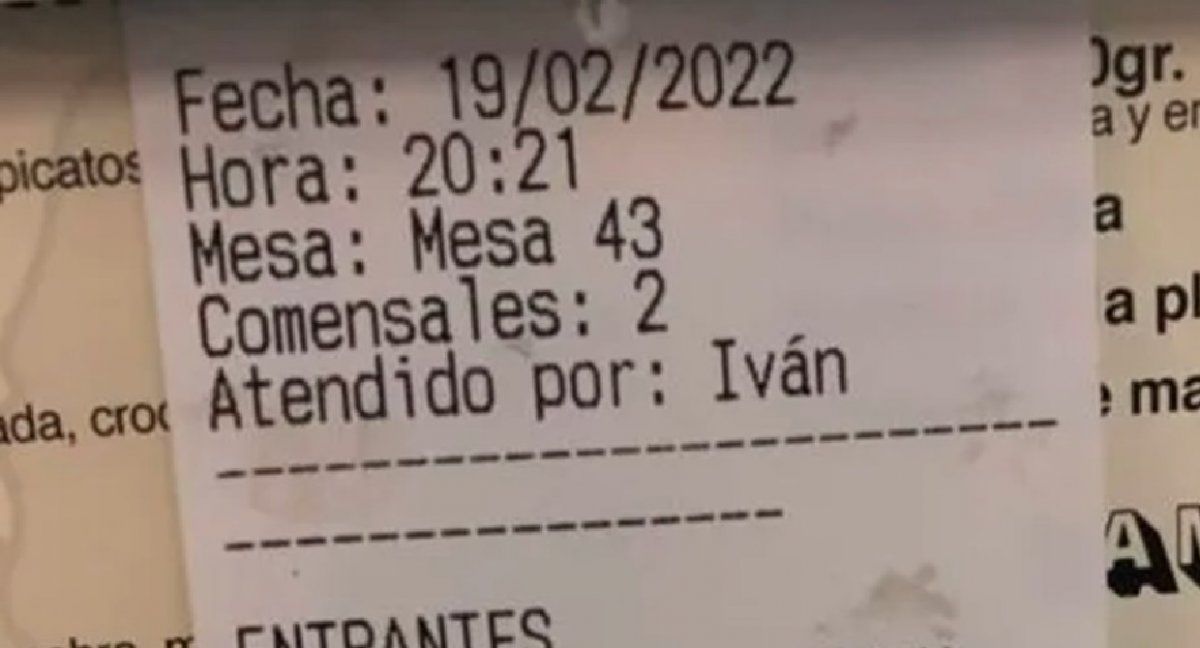 El ticket de un bar que se volvió viral por un ingrediente insólito de una hamburguesa vegana