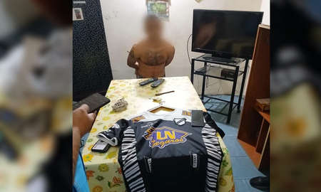 Cayó uno de los sospechosos de prender fuego a un patrullero durante los incidentes en la marcha de los jubilados Cayó uno de los sospechosos de prender fuego a un patrullero durante los incidentes en la marcha de los jubilados