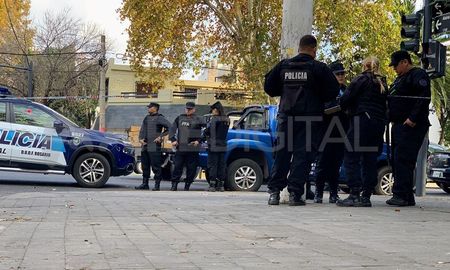 El atentado fue cerca de las 15 y habría sido realizado por un hombre que se desplazaba en moto. El atentado fue cerca de las 15 y habría sido realizado por un hombre que se desplazaba en moto.