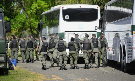 Esta tarde llegaron a Rosario los agentes federales enviados por el gobierno nacional. Esta tarde llegaron a Rosario los agentes federales enviados por el gobierno nacional.