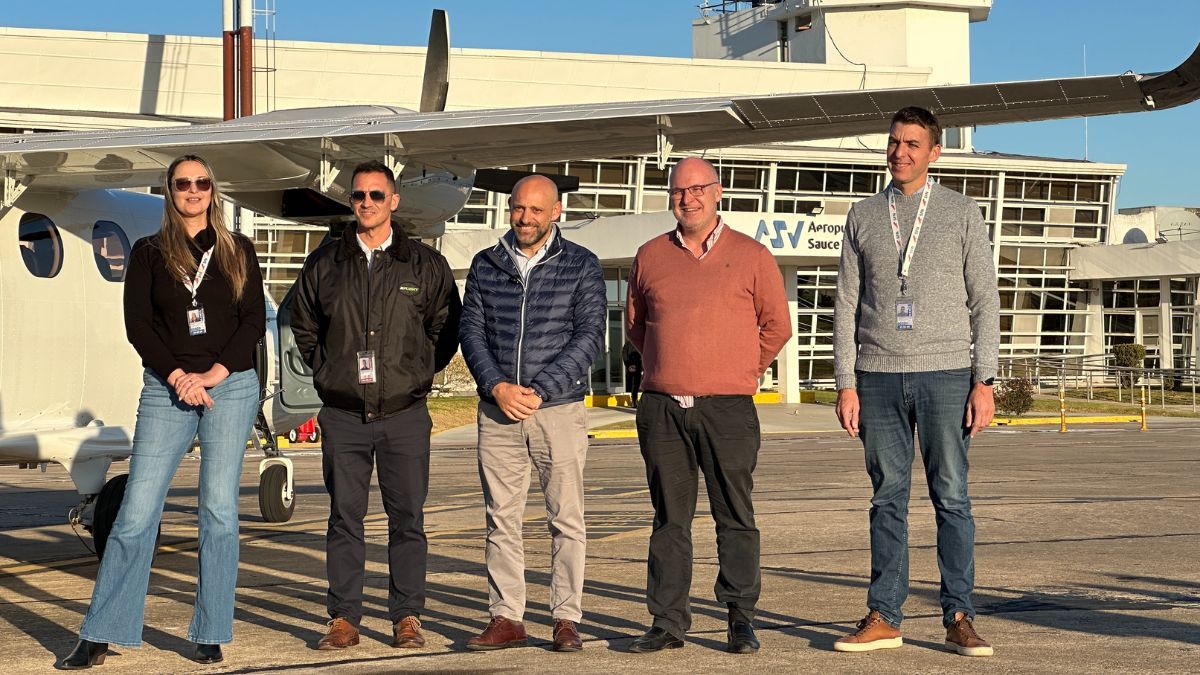 El Aeropuerto Internacional de Sauce Viejo centraliza los despegues diarios desde las 11 hasta las 21 horas, articulando las reservas familiares de forma digital.