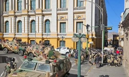 El presidente de Bolivia, Luis Arce, denunció este miércoles movilizaciones irregulares de algunas unidades del ejército. El presidente de Bolivia, Luis Arce, denunció este miércoles movilizaciones irregulares de algunas unidades del ejército.