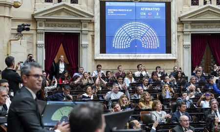 En la Cámara de Diputados de la Nación ya hay un proyecto de reforma laboral firmado por legisladores de La Libertad Avanza. En la Cámara de Diputados de la Nación ya hay un proyecto de reforma laboral firmado por legisladores de La Libertad Avanza.