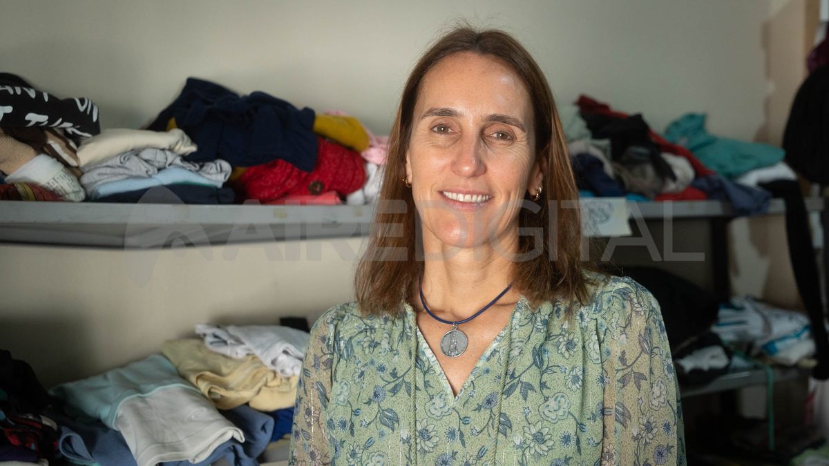 Todos los días llegan al Roperito bolsas para abrir, ordenar y ubicar. Todos los días llegan al Roperito bolsas para abrir, ordenar y ubicar.