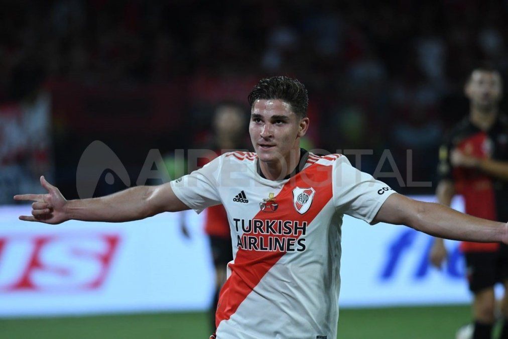 River Plate abre el marcador con el primer tanto.