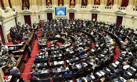 La Cámara de Diputados tomará juramento el próximo 6 de diciembre a los 130 legisladores electos en los comicios del 22 de octubre. La Cámara de Diputados tomará juramento el próximo 6 de diciembre a los 130 legisladores electos en los comicios del 22 de octubre.