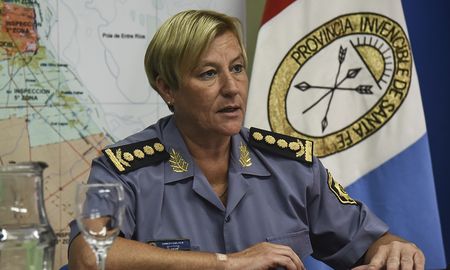 Emilce Chimenti, jefa de la Policía de la provincia de Santa Fe, dijo una desafortunada frase en un conferencia de prensa en Reconquista. Emilce Chimenti, jefa de la Policía de la provincia de Santa Fe, dijo una desafortunada frase en un conferencia de prensa en Reconquista.